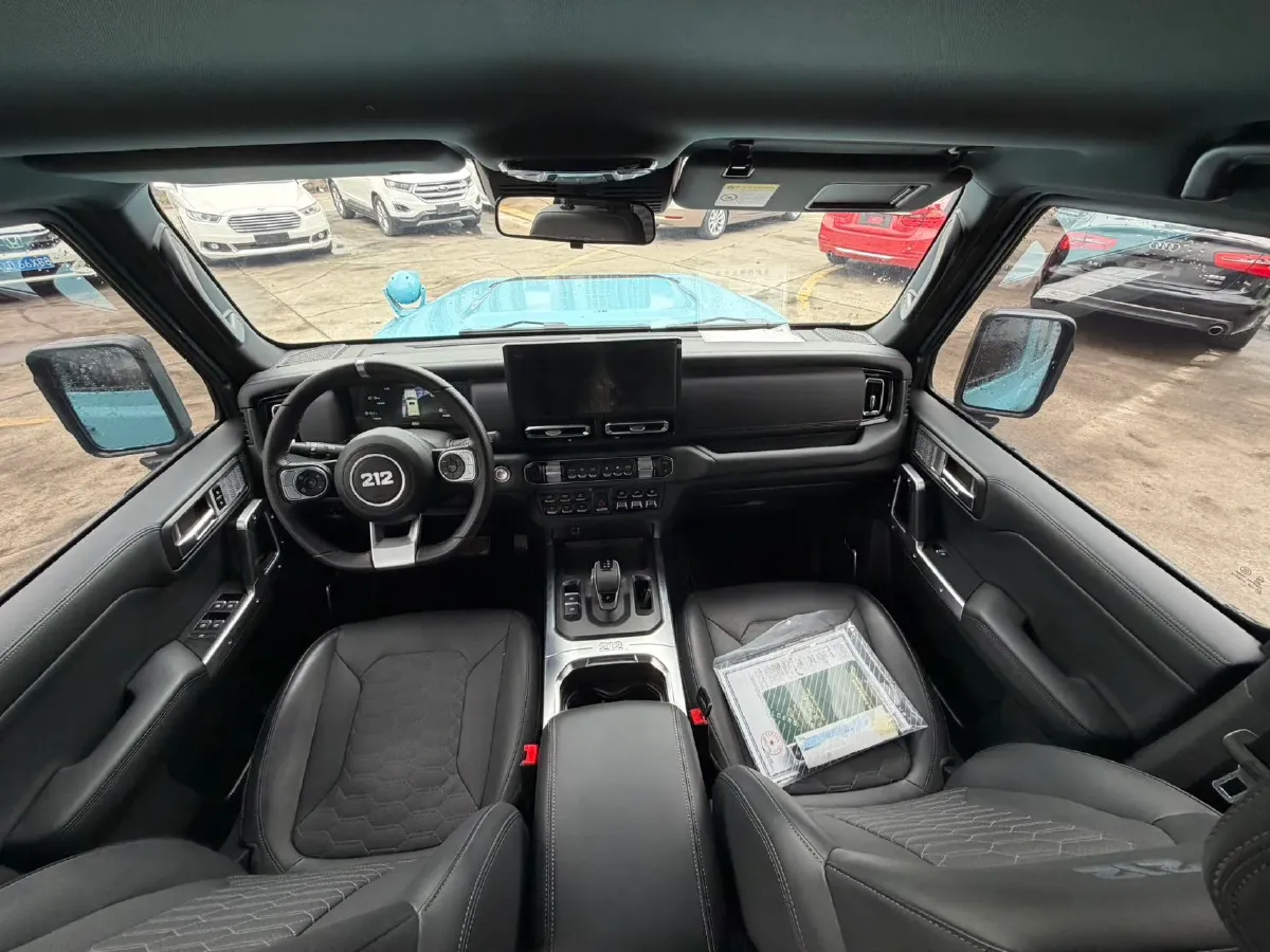 2025 212 212 T01 2.0T 252HP L4 8AT,autocango,china used car exporter,china ev exporter,chinese used car exporter,chinese used ev exporter