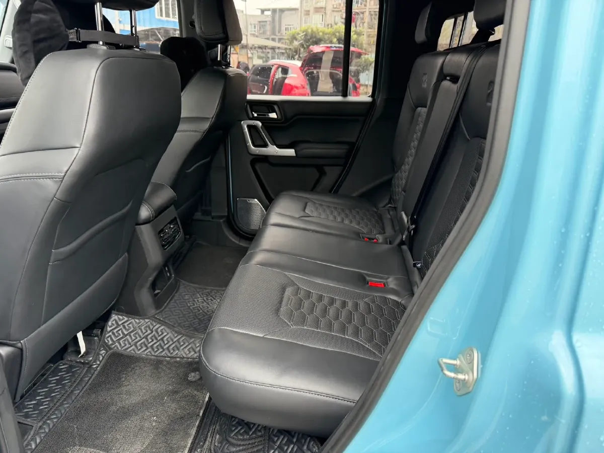 2025 212 212 T01 2.0T 252HP L4 8AT,autocango,china used car exporter,china ev exporter,chinese used car exporter,chinese used ev exporter