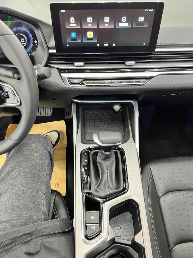 2022 Geely Emgrand 1.5L 114HP L4 CVT,autocango,china used car exporter,china ev exporter,chinese used car exporter,chinese used ev exporter