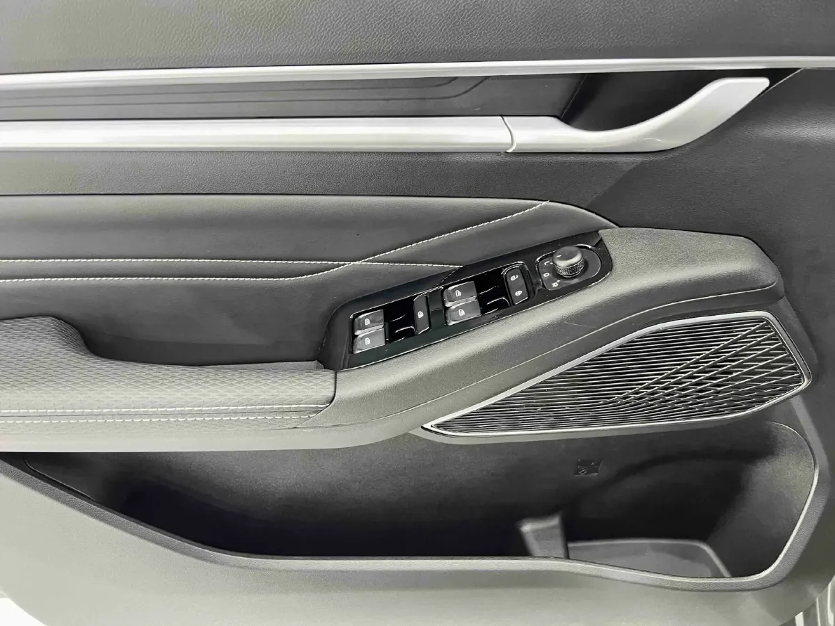 2022 Geely Emgrand 1.5L 114HP L4 CVT,autocango,china used car exporter,china ev exporter,chinese used car exporter,chinese used ev exporter