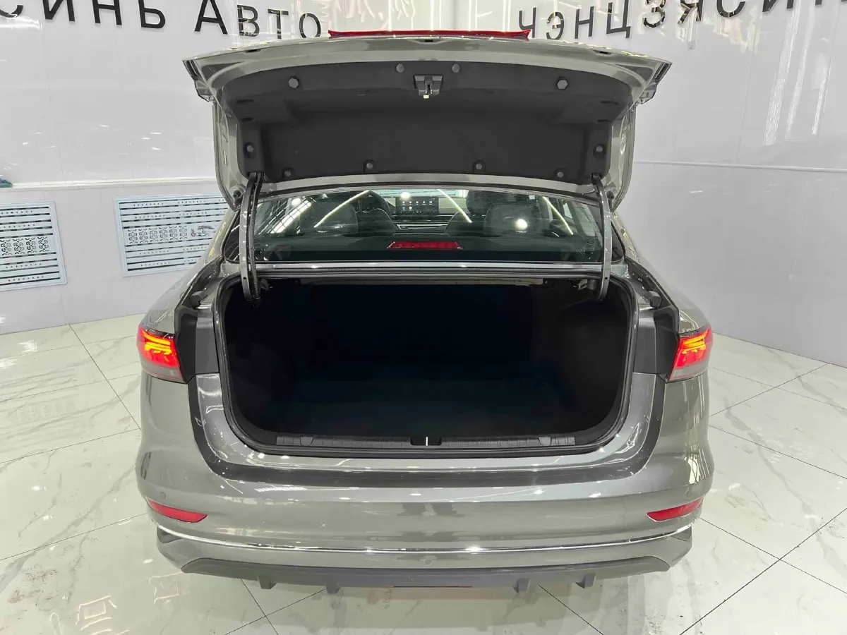 2022 Geely Emgrand 1.5L 114HP L4 CVT,autocango,china used car exporter,china ev exporter,chinese used car exporter,chinese used ev exporter