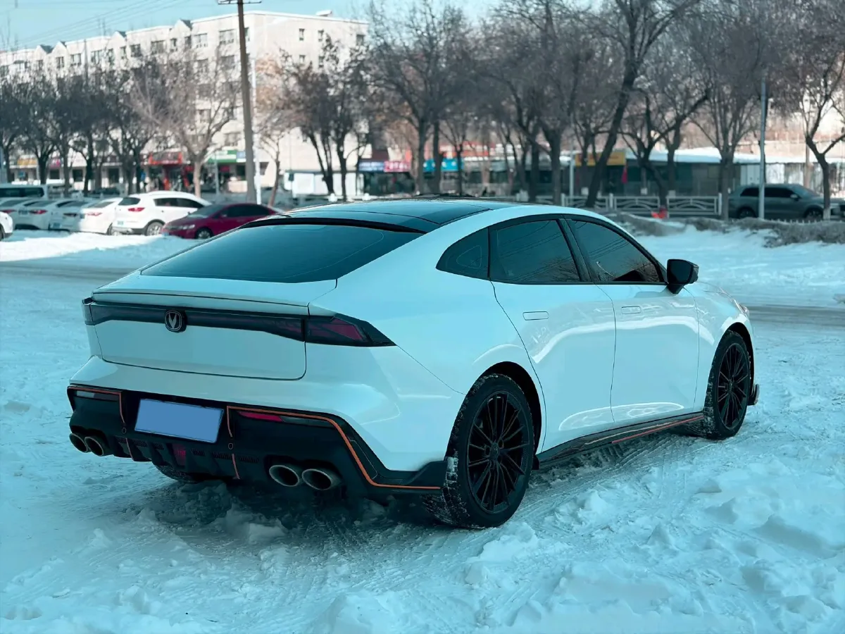 2023 ChangAn UNI-V 1.5T 188HP L4 7DCT,autocango,china used car exporter,china ev exporter,chinese used car exporter,chinese used ev exporter