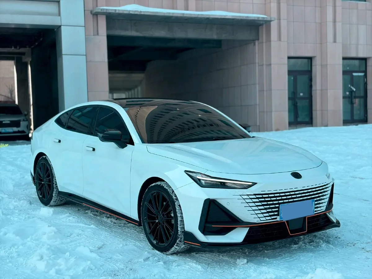 2023 ChangAn UNI-V 1.5T 188HP L4 7DCT,autocango,china used car exporter,china ev exporter,chinese used car exporter,chinese used ev exporter