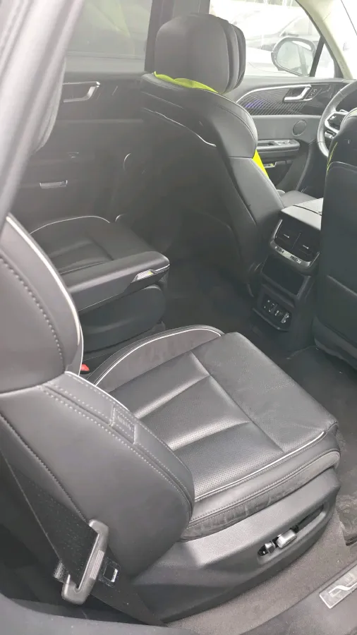 2024 HongQi E-HS9 BEV 120KWH,autocango,china used car exporter,china ev exporter,chinese used car exporter,chinese used ev exporter