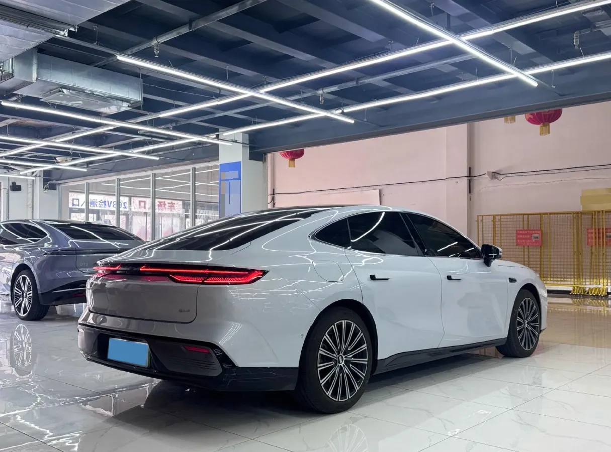 2025 Geely Galaxy Starshine 8 1.5T 163HP L4 3DHT PHEV 18.4KWH,autocango,china used car exporter,china ev exporter,chinese used car exporter,chinese used ev exporter