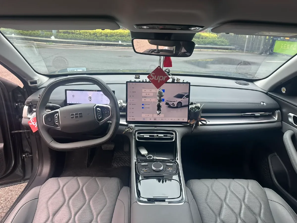 2025 Geely Galaxy A7 1.5L 112HP L4 1DHT PHEV,autocango,china used car exporter,china ev exporter,chinese used car exporter,chinese used ev exporter