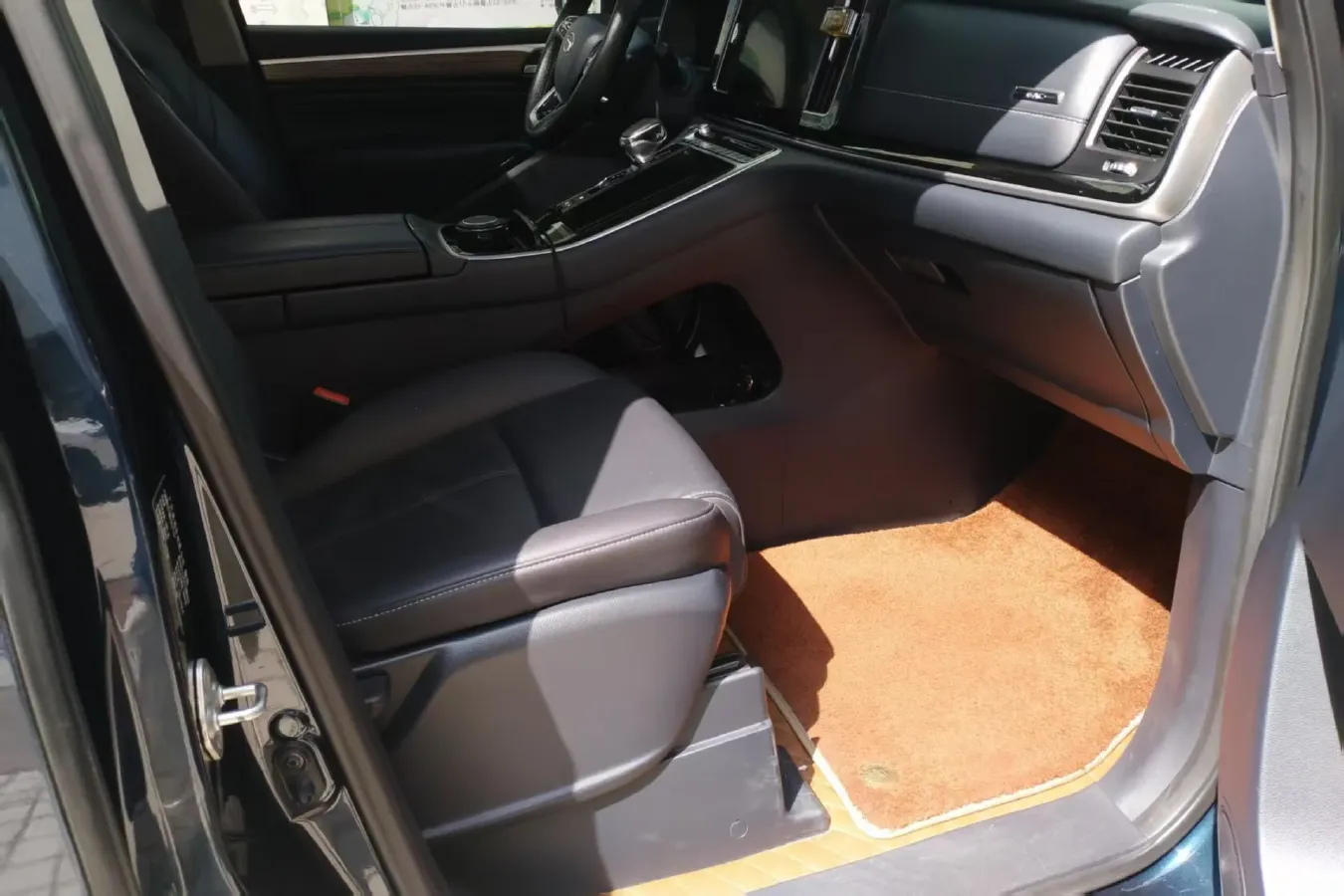 2021 GAC Trumpchi M8 2.0T 252HP L4 8AT,autocango,china used car exporter,china ev exporter,chinese used car exporter,chinese used ev exporter