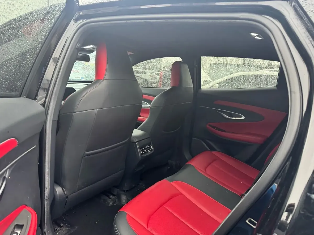 2020 ChangAn UNI-T 1.5T 180HP L4 7DCT,autocango,china used car exporter,china ev exporter,chinese used car exporter,chinese used ev exporter