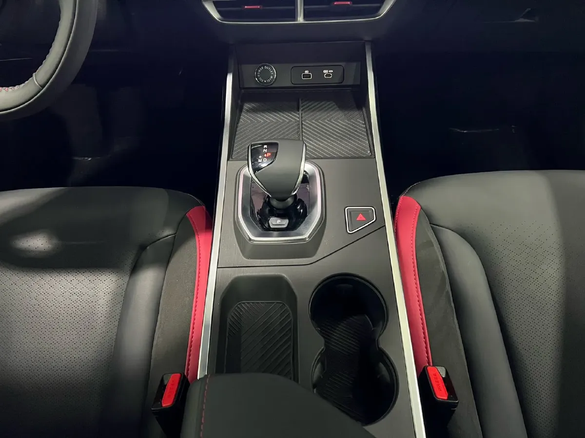 2023 Jetour DASHING 1.5T 156HP L4 6DCT,autocango,china used car exporter,china ev exporter,chinese used car exporter,chinese used ev exporter