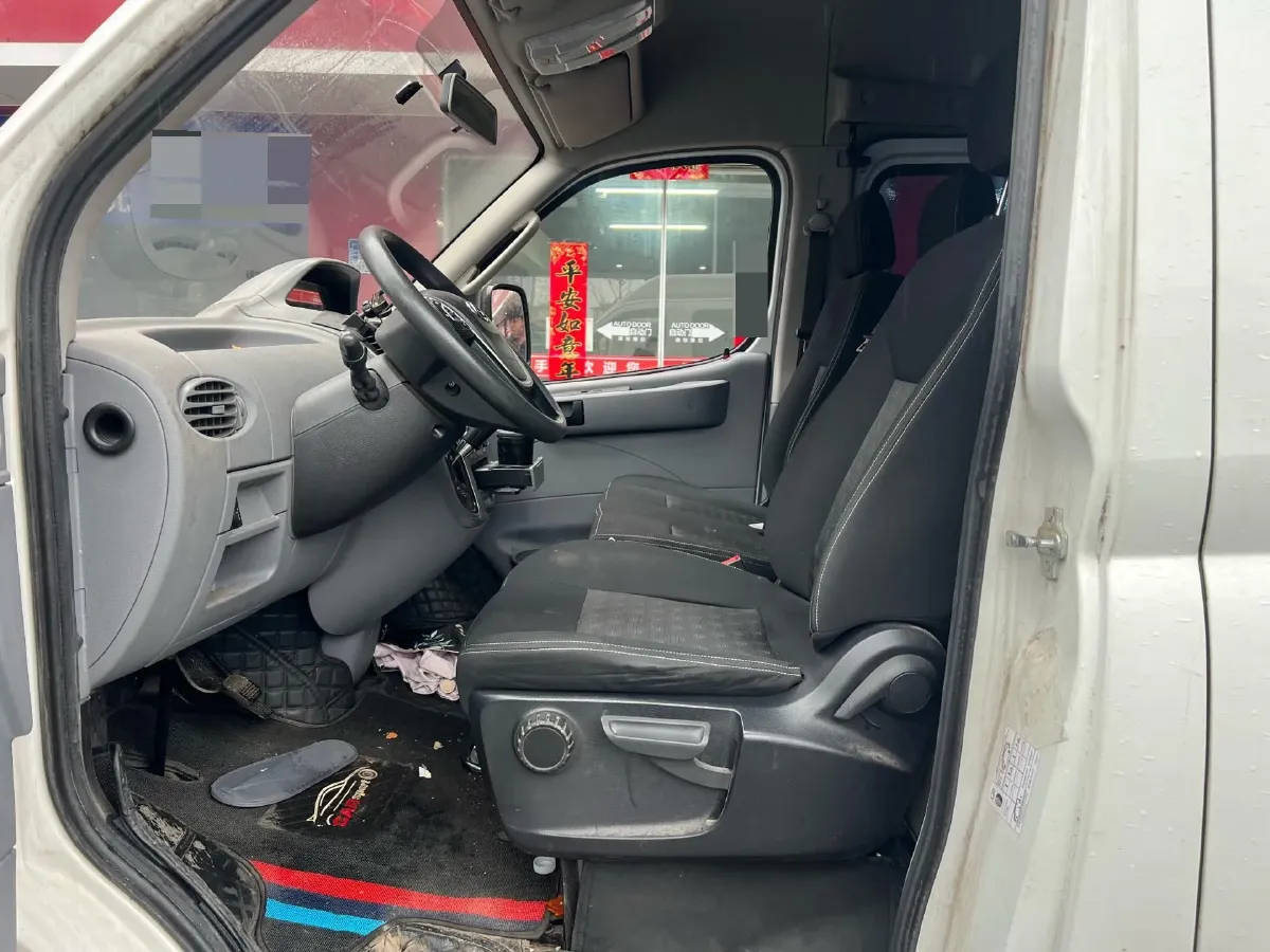 2020 MAXUS XinTu V80 2.5T 136HP L4 6MT,autocango,china used car exporter,china ev exporter,chinese used car exporter,chinese used ev exporter