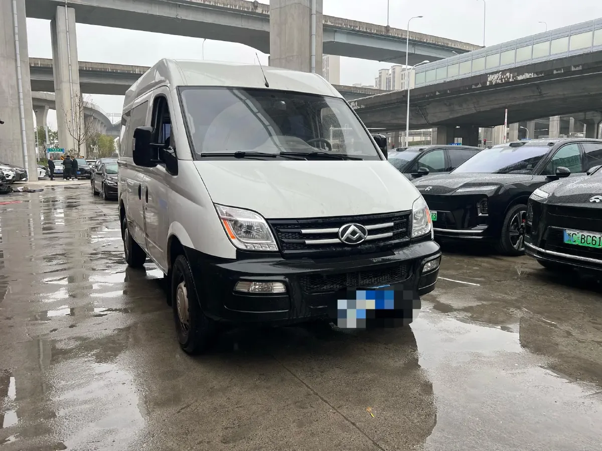 2020 MAXUS XinTu V80 2.5T 136HP L4 6MT,autocango,china used car exporter,china ev exporter,chinese used car exporter,chinese used ev exporter