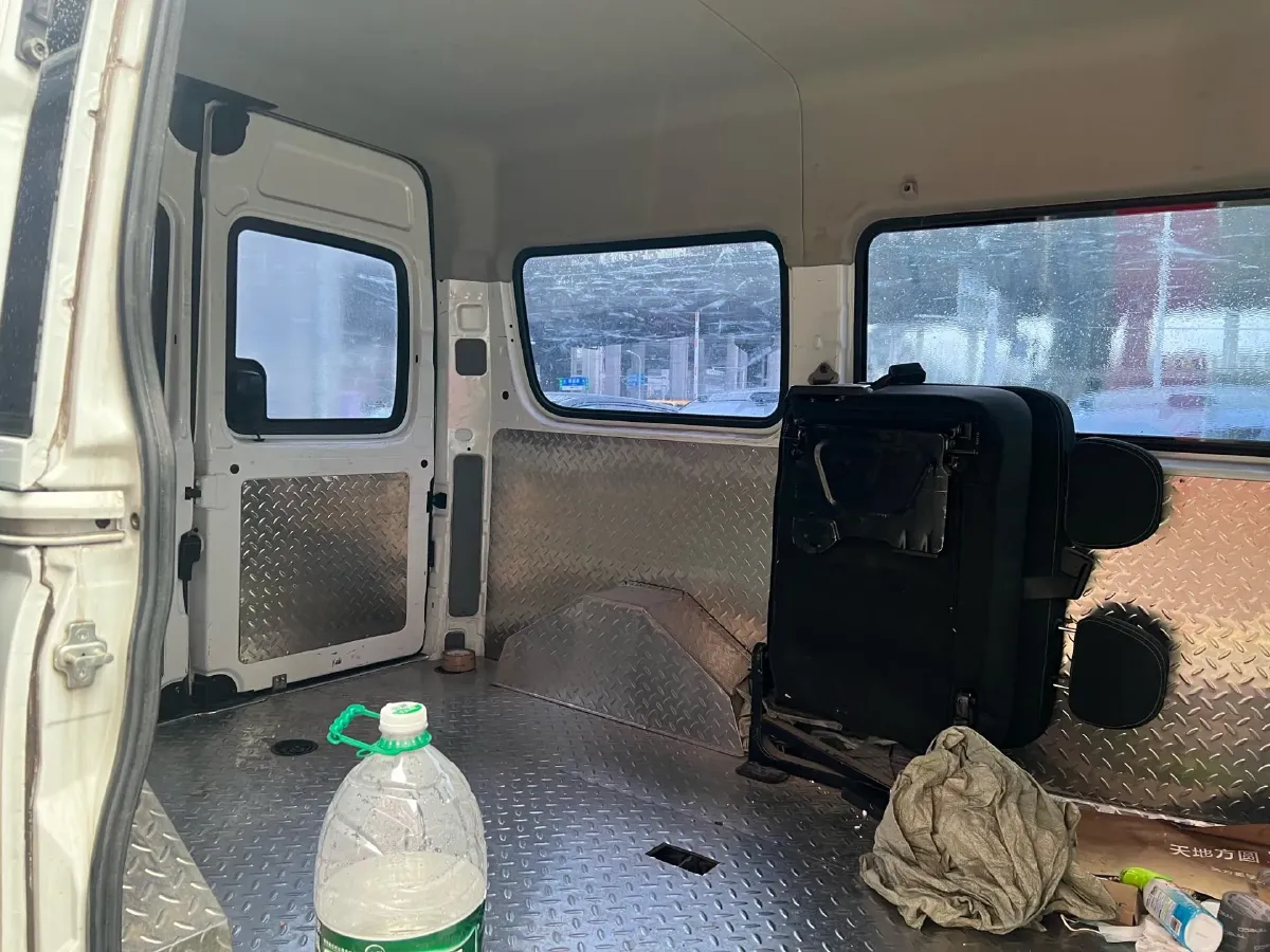 2020 MAXUS XinTu V80 2.5T 136HP L4 6MT,autocango,china used car exporter,china ev exporter,chinese used car exporter,chinese used ev exporter