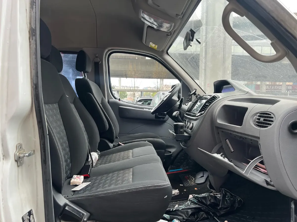 2020 MAXUS XinTu V80 2.5T 136HP L4 6MT,autocango,china used car exporter,china ev exporter,chinese used car exporter,chinese used ev exporter