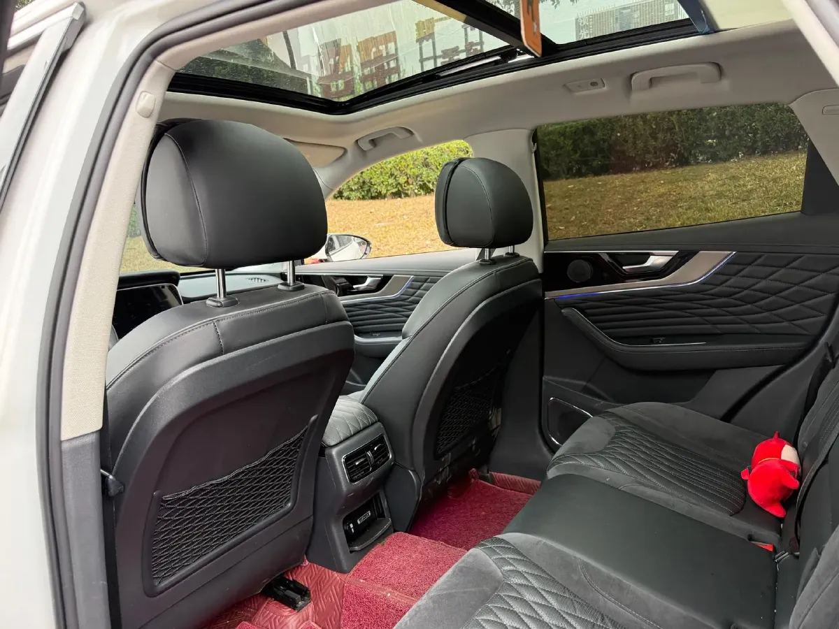 2022 HongQi HS5 2.0T 224HP L4 6AT,autocango,china used car exporter,china ev exporter,chinese used car exporter,chinese used ev exporter