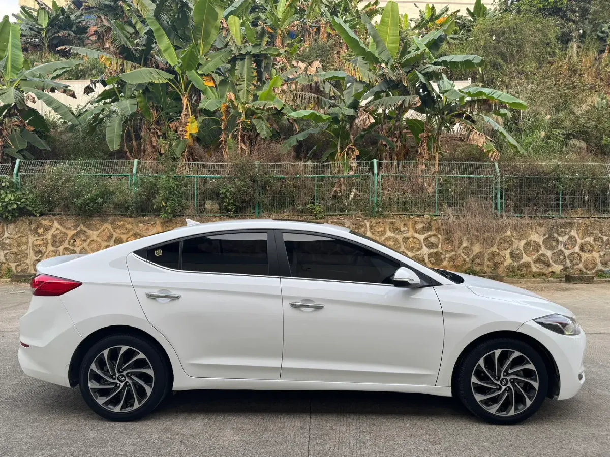 2020 Hyundai Elantra 1.5L 115HP L4 CVT,autocango,china used car exporter,china ev exporter,chinese used car exporter,chinese used ev exporter