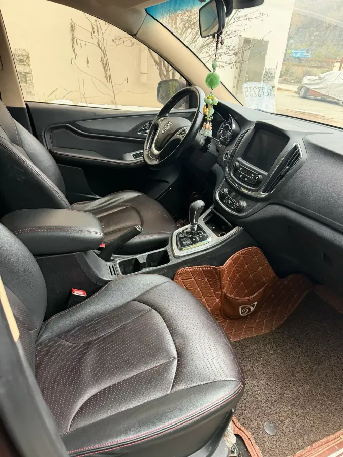 2016 BaoJun 560 1.5T 150HP L4 6MT,autocango,china used car exporter,china ev exporter,chinese used car exporter,chinese used ev exporter