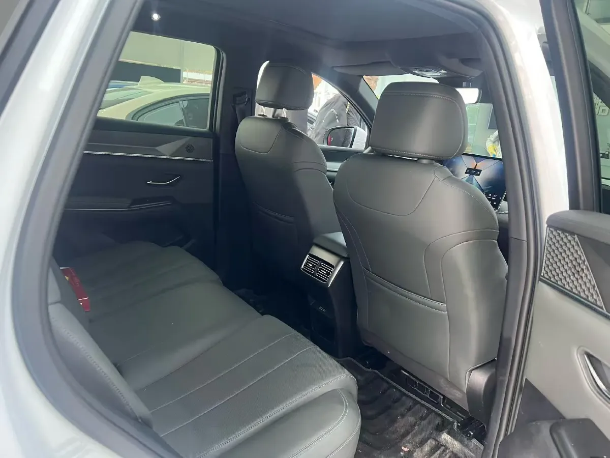 2024 BYD SongL DM-i 1.5L 101HP L4 E-CVT PHEV 26.6KWH,autocango,china used car exporter,china ev exporter,chinese used car exporter,chinese used ev exporter