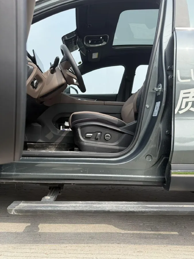 2025 Chery Tiggo 8 Plus 1.6T 197HP L4 7DCT,autocango,china used car exporter,china ev exporter,chinese used car exporter,chinese used ev exporter