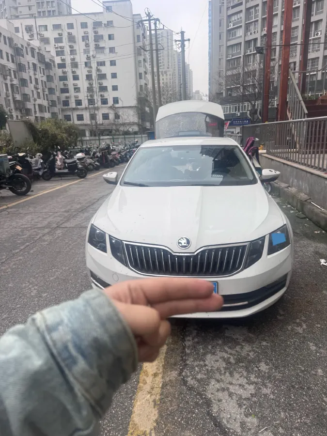 2019 Skoda Octavia 1.5L 116HP L4 6AT,autocango,china used car exporter,china ev exporter,chinese used car exporter,chinese used ev exporter