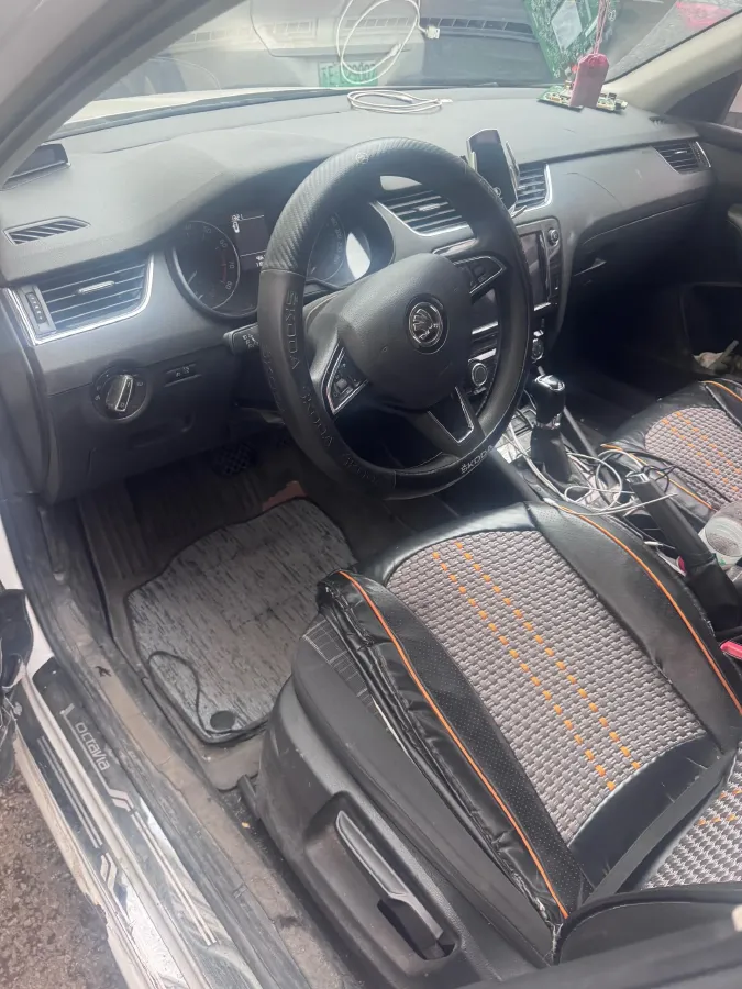2019 Skoda Octavia 1.5L 116HP L4 6AT,autocango,china used car exporter,china ev exporter,chinese used car exporter,chinese used ev exporter