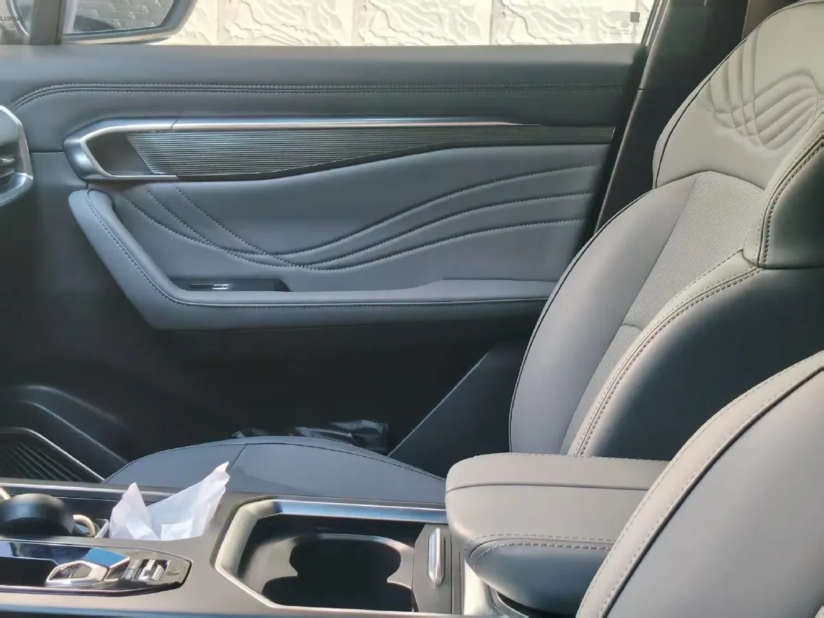 2026 Geely Okavango L 1.5T 181HP L4 7DCT,autocango,china used car exporter,china ev exporter,chinese used car exporter,chinese used ev exporter