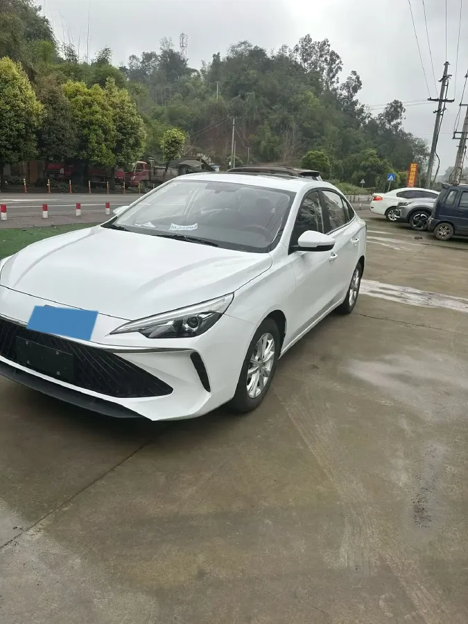 2023 Roewe i5 1.5L 129HP L4 CVT,autocango,china used car exporter,china ev exporter,chinese used car exporter,chinese used ev exporter