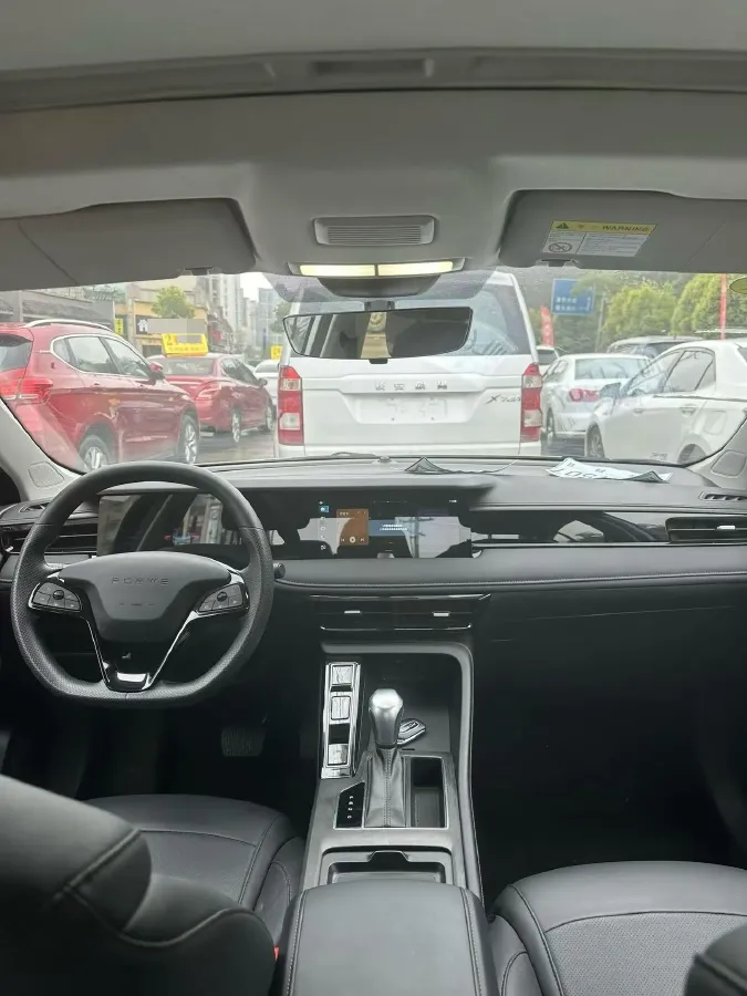 2023 Roewe i5 1.5L 129HP L4 CVT,autocango,china used car exporter,china ev exporter,chinese used car exporter,chinese used ev exporter