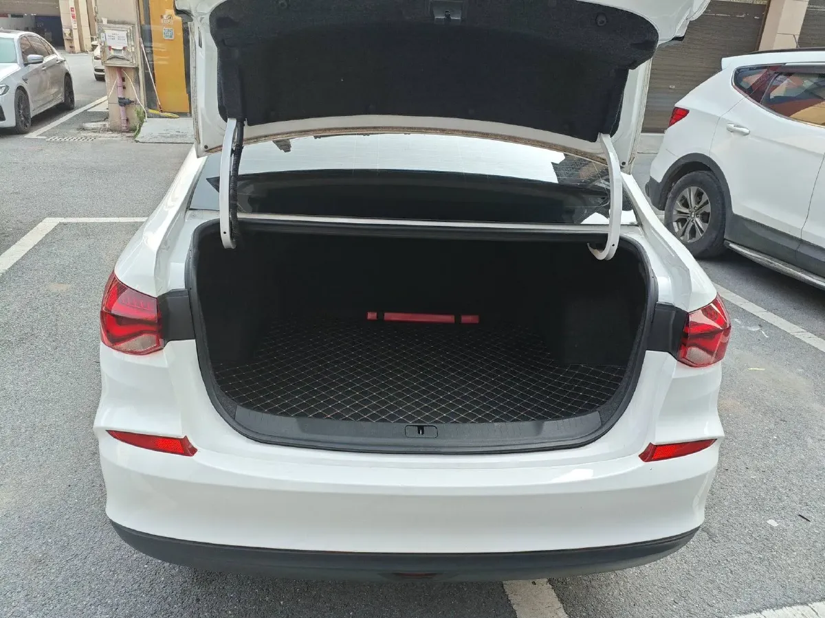 2022 Chevrolet Monza 1.5L 113HP L4 6AT,autocango,china used car exporter,china ev exporter,chinese used car exporter,chinese used ev exporter