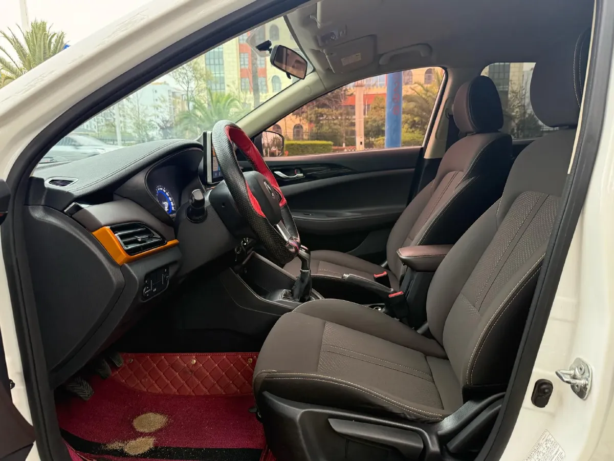 2019 ChangAn Eado DT 1.6L 125HP L4 5MT,autocango,china used car exporter,china ev exporter,chinese used car exporter,chinese used ev exporter