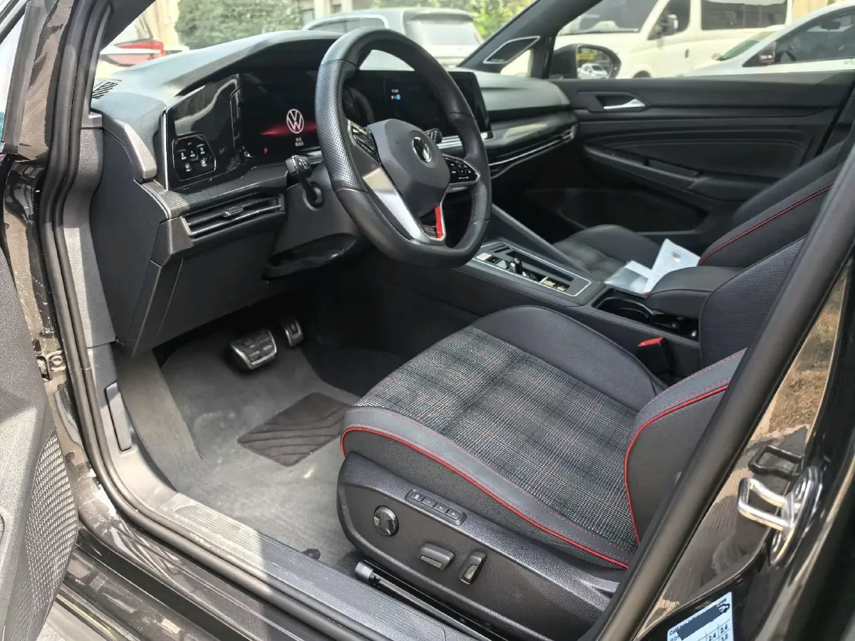 2023 Volkswagen GolfGTI 2.0T 220HP L4 7DCT,autocango,china used car exporter,china ev exporter,chinese used car exporter,chinese used ev exporter