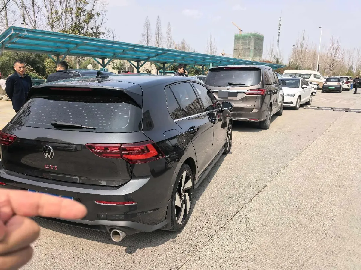 2023 Volkswagen GolfGTI 2.0T 220HP L4 7DCT,autocango,china used car exporter,china ev exporter,chinese used car exporter,chinese used ev exporter