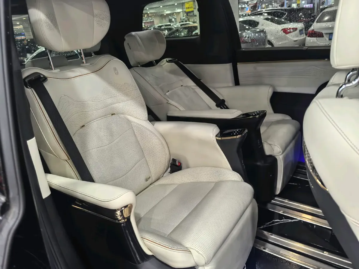 2023 GAC Trumpchi M8 2.0T 252HP L4 8AT,autocango,china used car exporter,china ev exporter,chinese used car exporter,chinese used ev exporter