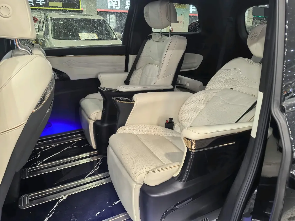 2023 GAC Trumpchi M8 2.0T 252HP L4 8AT,autocango,china used car exporter,china ev exporter,chinese used car exporter,chinese used ev exporter