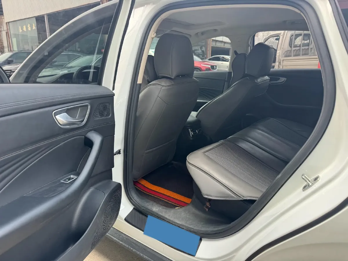 2023 Roewe D7 1.5L 112HP L4 1DHT PHEV 21.4KWH,autocango,china used car exporter,china ev exporter,chinese used car exporter,chinese used ev exporter