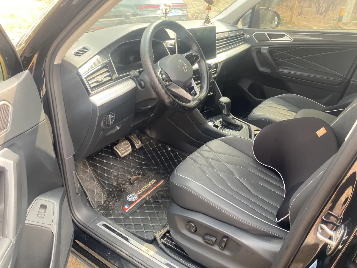 2023 Volkswagen Tiguan L 2.0T 186HP L4 7DCT,autocango,china used car exporter,china ev exporter,chinese used car exporter,chinese used ev exporter