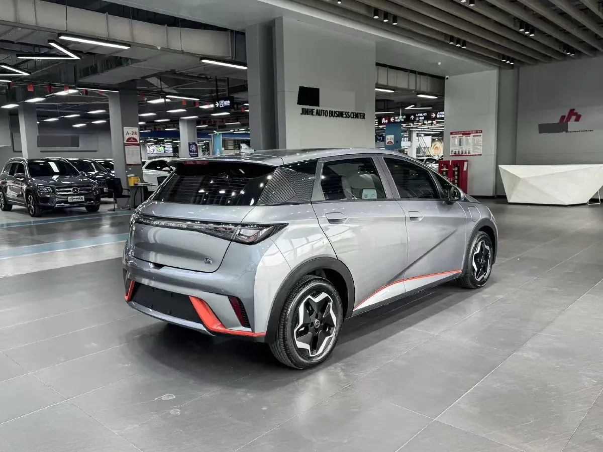 2021 Ford Escort 1.5L 122HP L3 6AT,autocango,china used car exporter,china ev exporter,chinese used car exporter,chinese used ev exporter