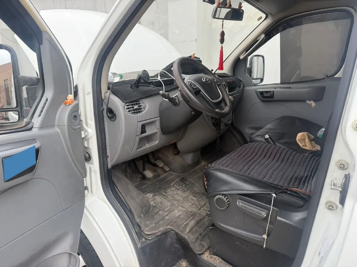 2019 MAXUS XinTu V80 2.0T 139HP L4 6MT,autocango,china used car exporter,china ev exporter,chinese used car exporter,chinese used ev exporter