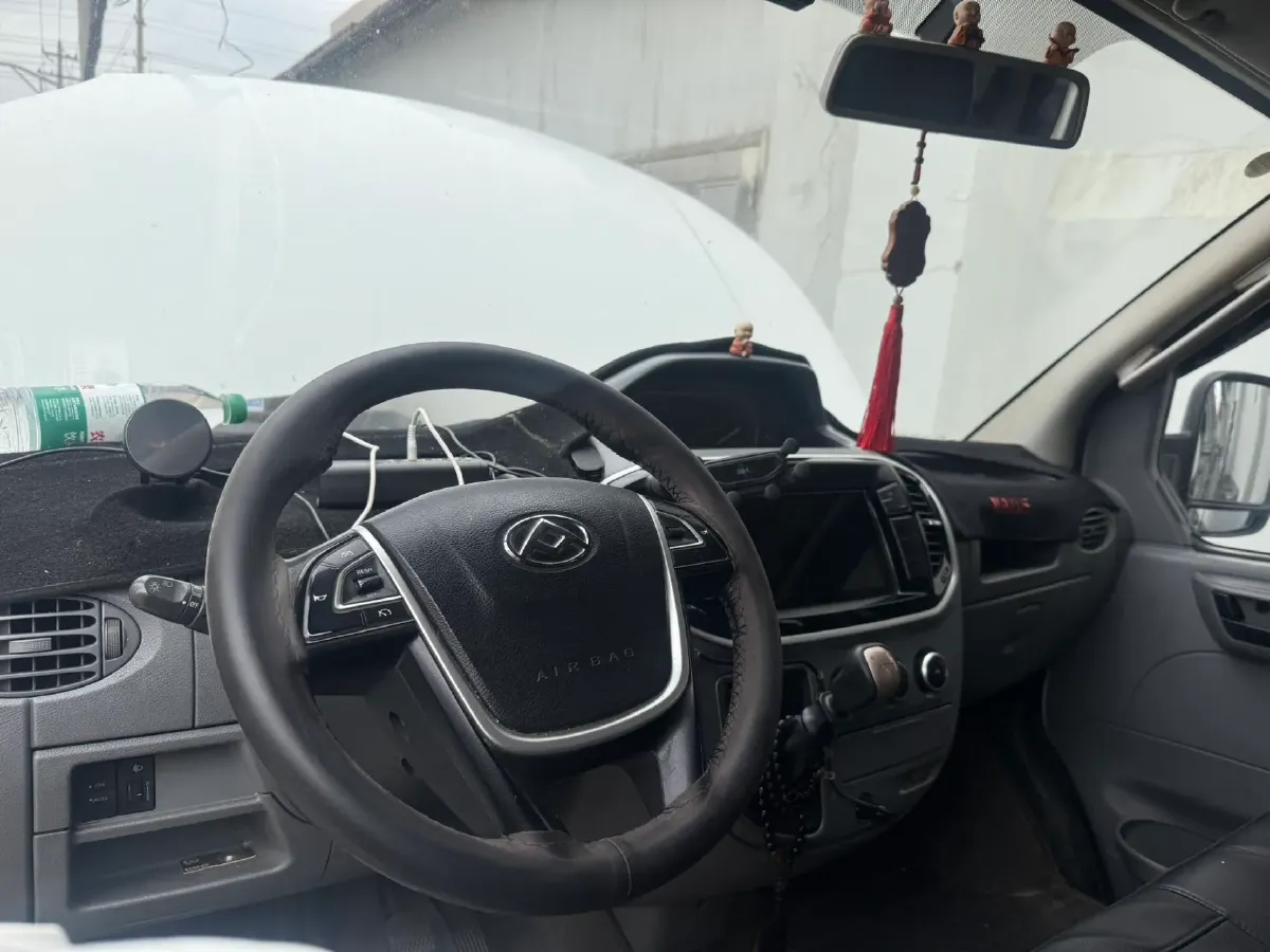 2019 MAXUS XinTu V80 2.0T 139HP L4 6MT,autocango,china used car exporter,china ev exporter,chinese used car exporter,chinese used ev exporter