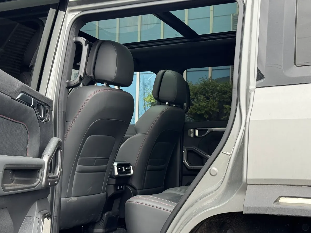 2024 Jetour Traveller 2.0T 254HP L4 7DCT,autocango,china used car exporter,china ev exporter,chinese used car exporter,chinese used ev exporter