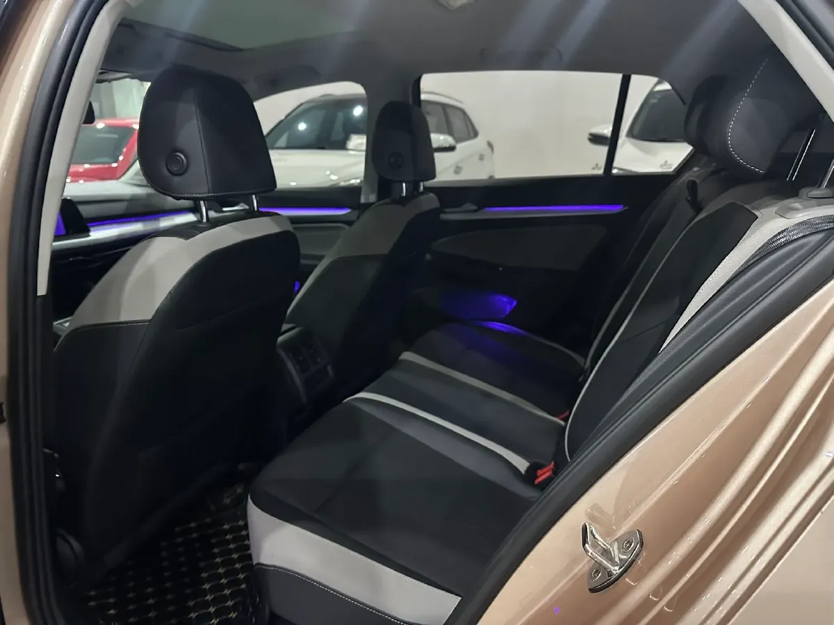 2021 Volkswagen Golf 1.4T 150HP L4 7DCT,autocango,china used car exporter,china ev exporter,chinese used car exporter,chinese used ev exporter