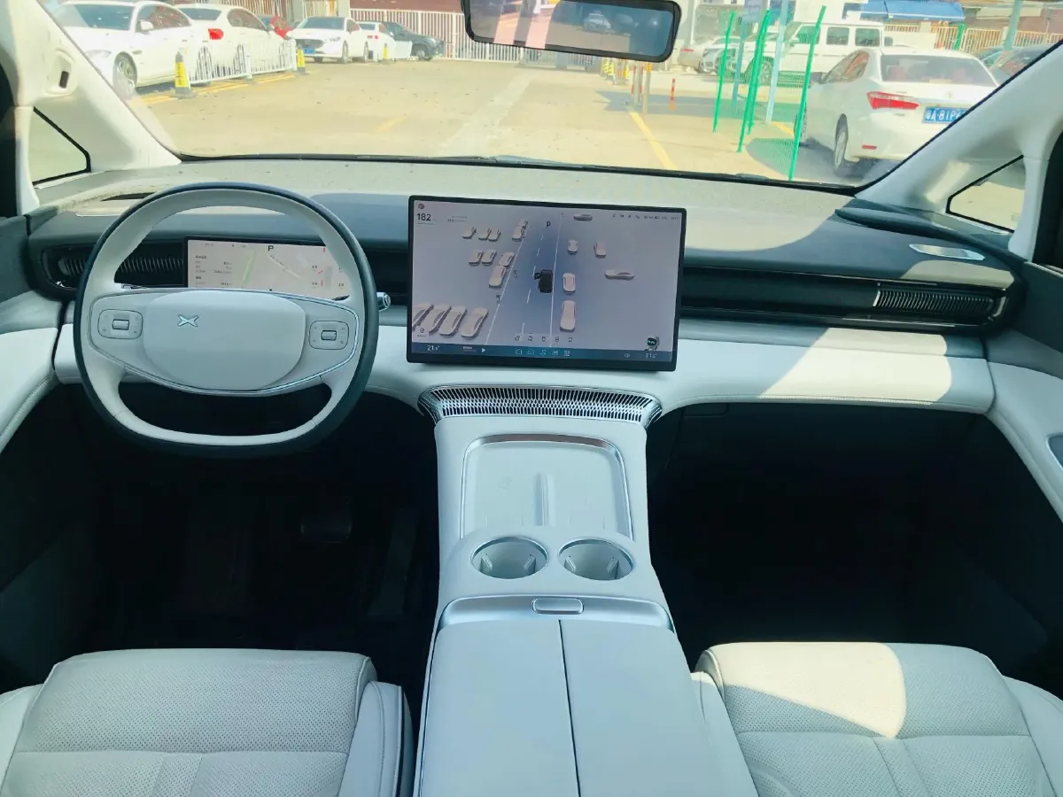 2024 Xpeng X9 BEV 101.5KWH,autocango,china used car exporter,china ev exporter,chinese used car exporter,chinese used ev exporter