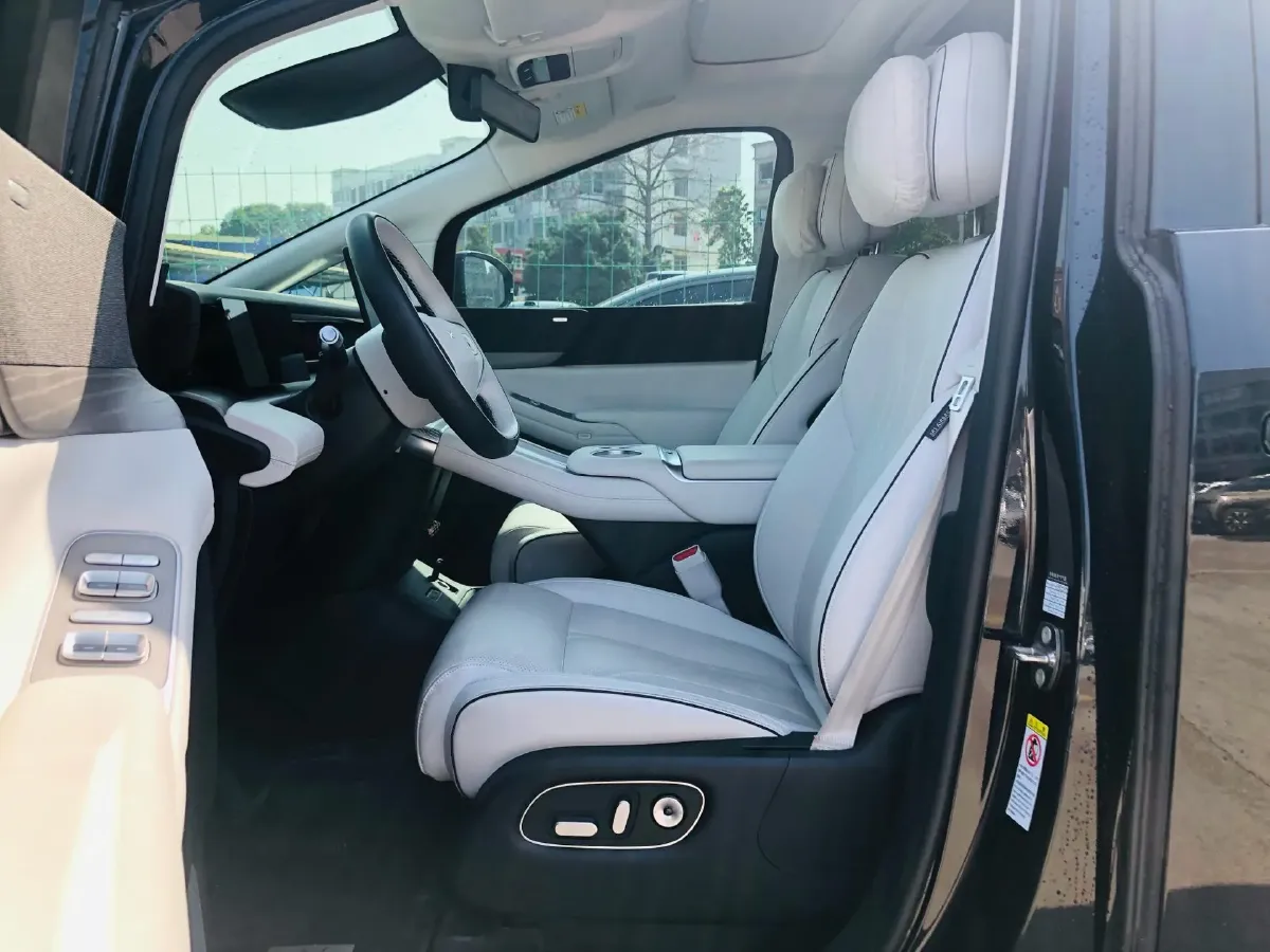 2024 Xpeng X9 BEV 101.5KWH,autocango,china used car exporter,china ev exporter,chinese used car exporter,chinese used ev exporter