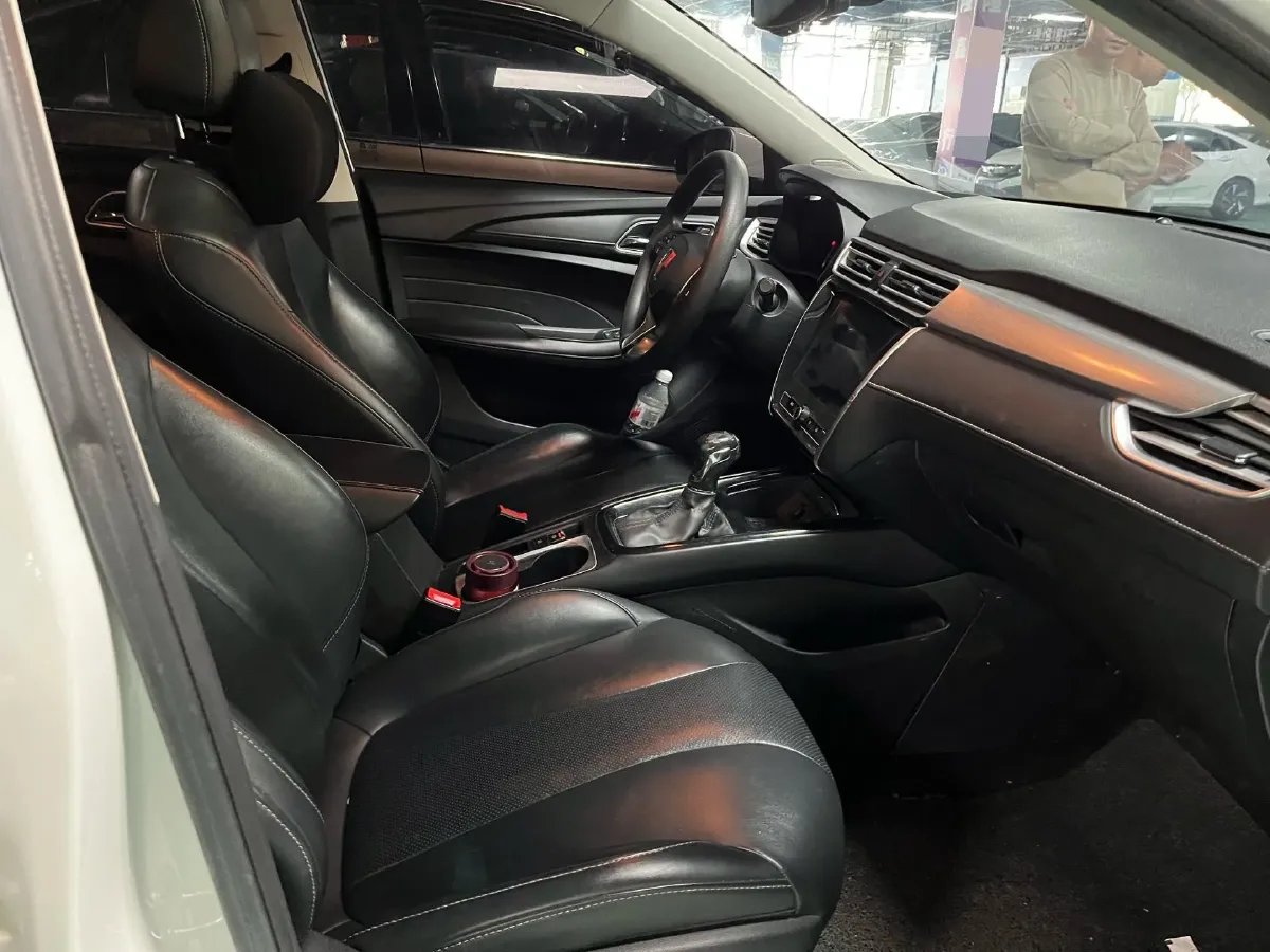 2020 Roewe i5 1.5L 120HP L4 CVT,autocango,china used car exporter,china ev exporter,chinese used car exporter,chinese used ev exporter