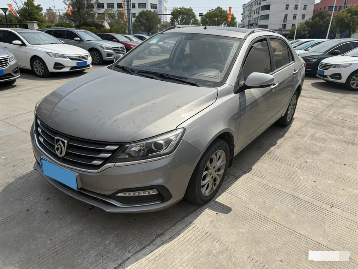 2017 BaoJun 310W 1.5L 112HP L4 6MT,autocango,china used car exporter,china ev exporter,chinese used car exporter,chinese used ev exporter