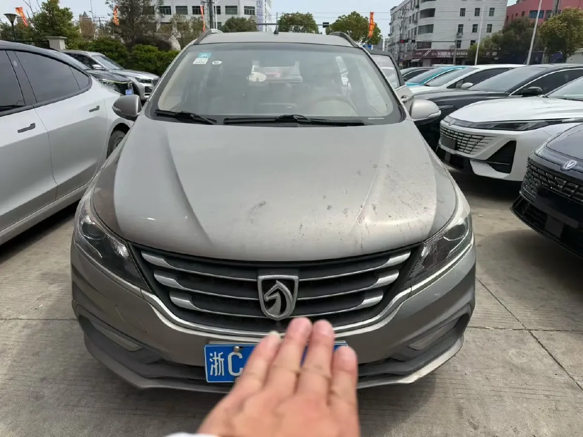 2017 BaoJun 310W 1.5L 112HP L4 6MT,autocango,china used car exporter,china ev exporter,chinese used car exporter,chinese used ev exporter