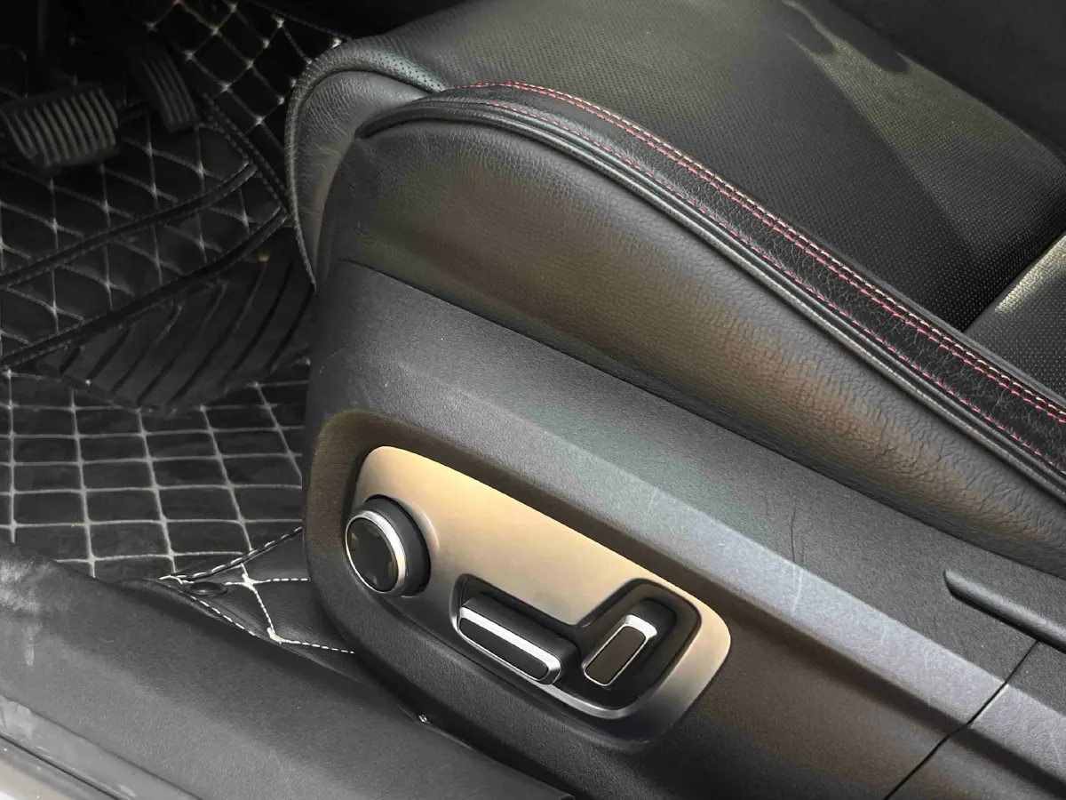 2018 Toyota C-HR 2.0L 171HP L4 CVT,autocango,china used car exporter,china ev exporter,chinese used car exporter,chinese used ev exporter