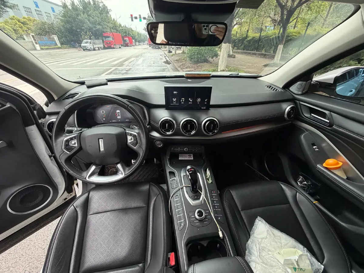 2018 WEY VV6 2.0T 197HP L4 7DCT,autocango,china used car exporter,china ev exporter,chinese used car exporter,chinese used ev exporter