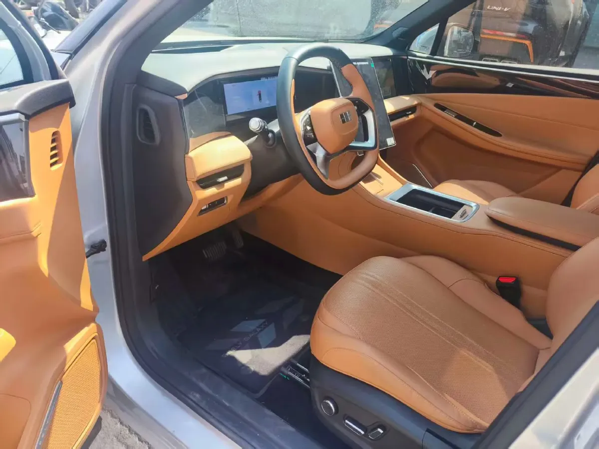 2025 Geely Galaxy L7 1.5L 112HP L4 1DHT PHEV 18.4KWH,autocango,china used car exporter,china ev exporter,chinese used car exporter,chinese used ev exporter