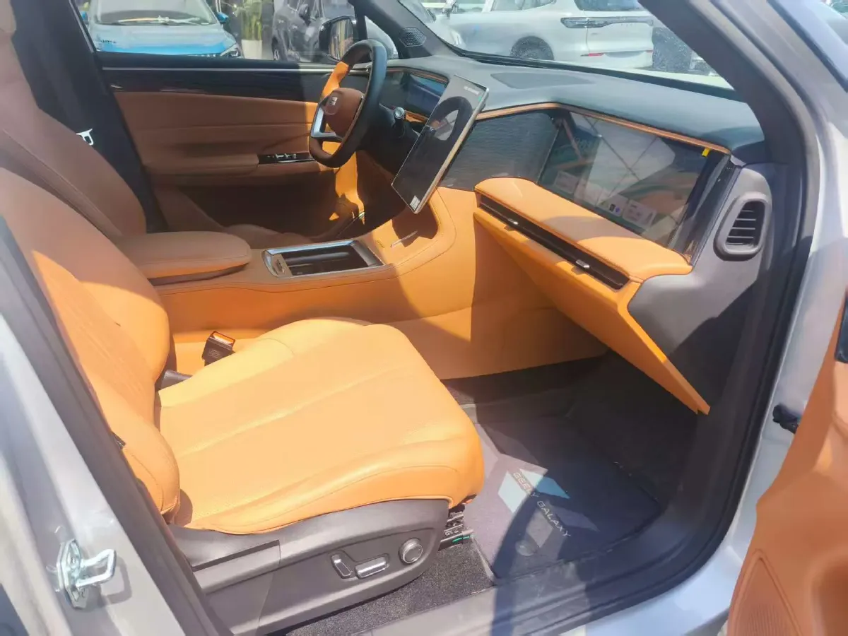 2025 Geely Galaxy L7 1.5L 112HP L4 1DHT PHEV 18.4KWH,autocango,china used car exporter,china ev exporter,chinese used car exporter,chinese used ev exporter