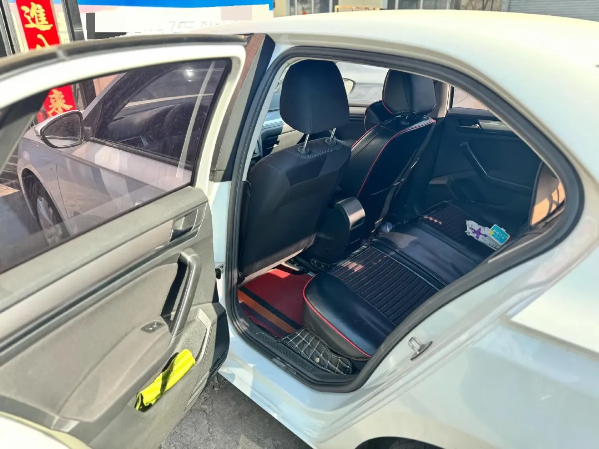 2019 MAXUS XinTu V80 2.5T 136HP L4 6MT,autocango,china used car exporter,china ev exporter,chinese used car exporter,chinese used ev exporter